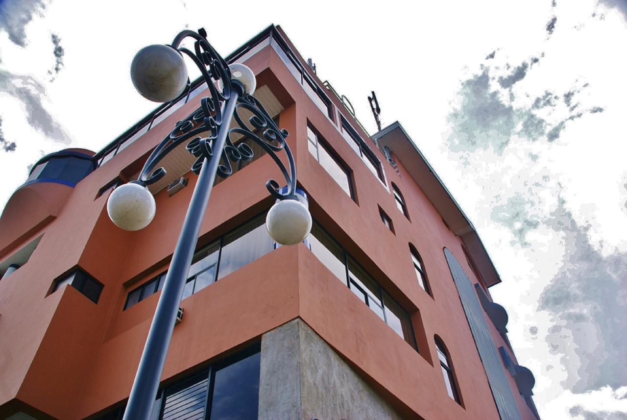 Hotel Valladolid Heredia Exteriör bild